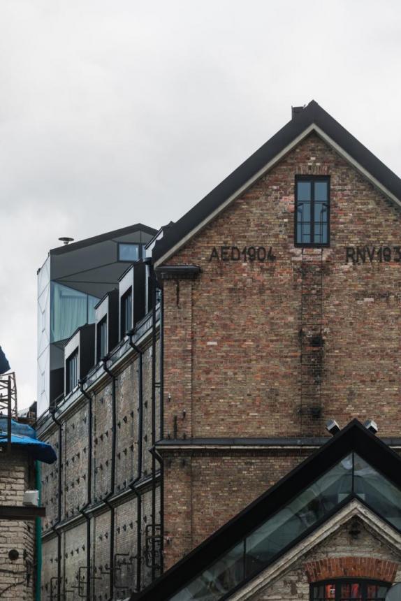 KOKO architects, Talinn (EE)	Office building in a grain elevator with landscapes from Tarkovsky’s “Stalker”, Talinn (EE)