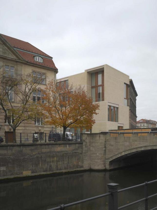 Galeriegebäude am Kupfergraben 10